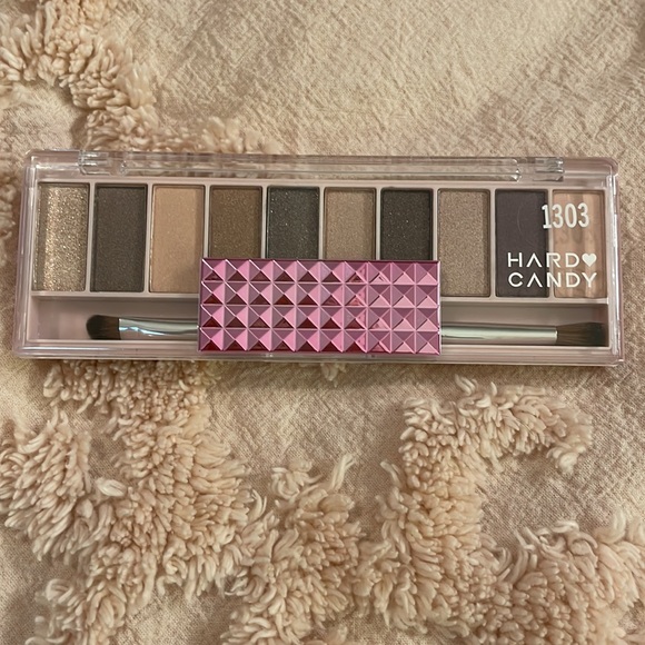Hard Candy | Lap of Luxury Eyeshadow Pallete - Picture 6 of 6